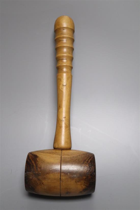 A walnut gavel, c.1840, length 23cm